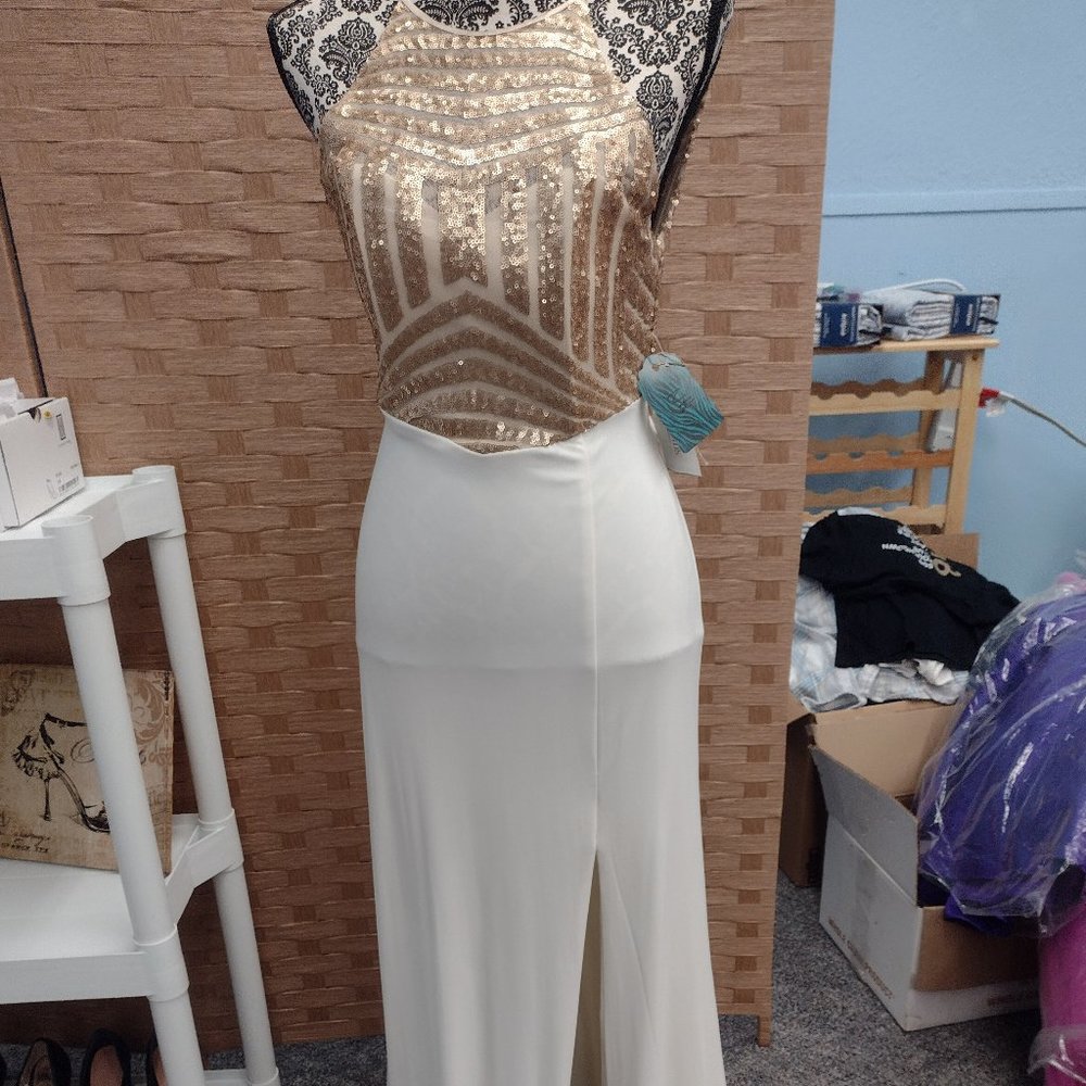 David's Bridal Bridesmaid Halter Dress, size 3